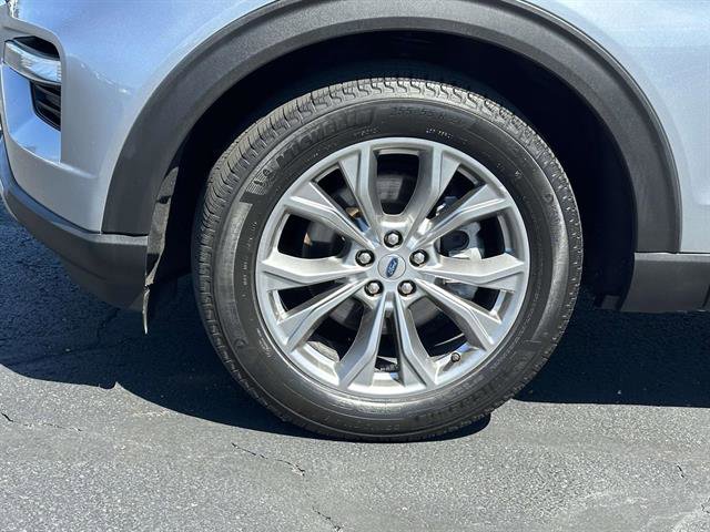 Used 2023 Ford Explorer XLT w/ Equipment Group 202A AWD/4WD image 8