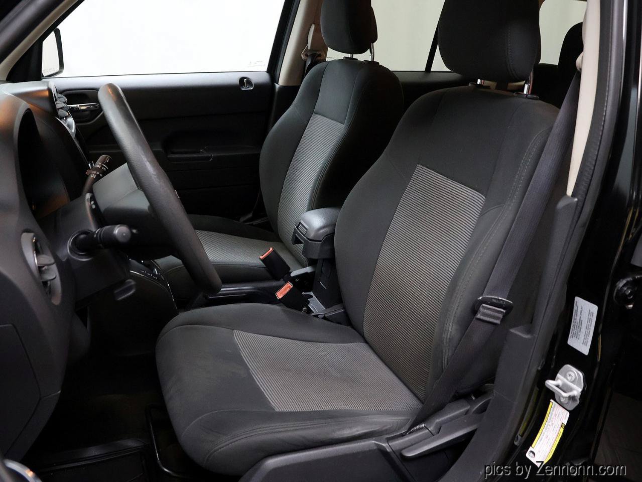 Used 2017 Jeep Patriot Sport FWD image 11
