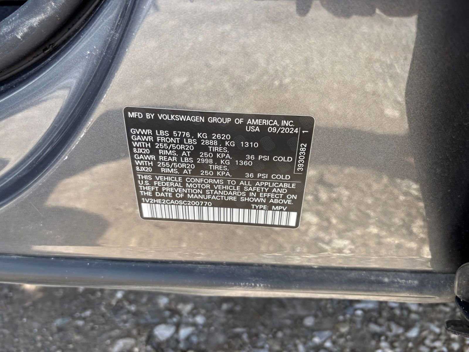 Used 2025 Volkswagen Atlas Cross Sport SE image 32