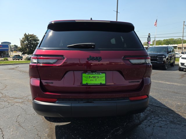Used 2024 Jeep Grand Cherokee L Limited w/ Black Appearance Package AWD/4WD image 6