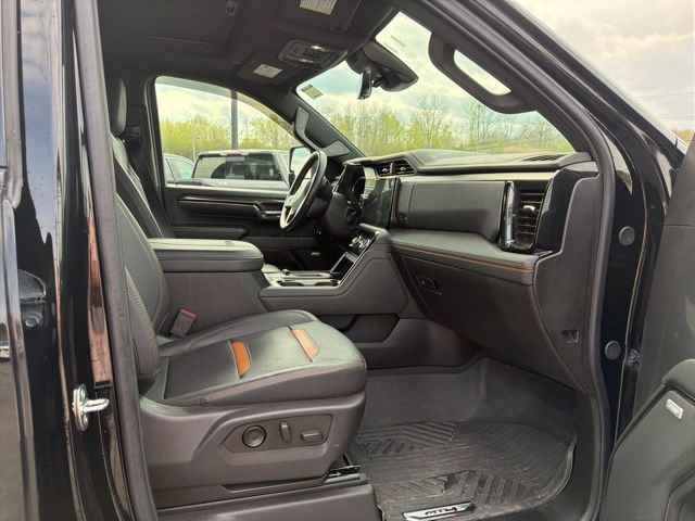 Used 2024 GMC Sierra 2500 AT4 w/ AT4 Premium Plus Package AWD/4WD image 10
