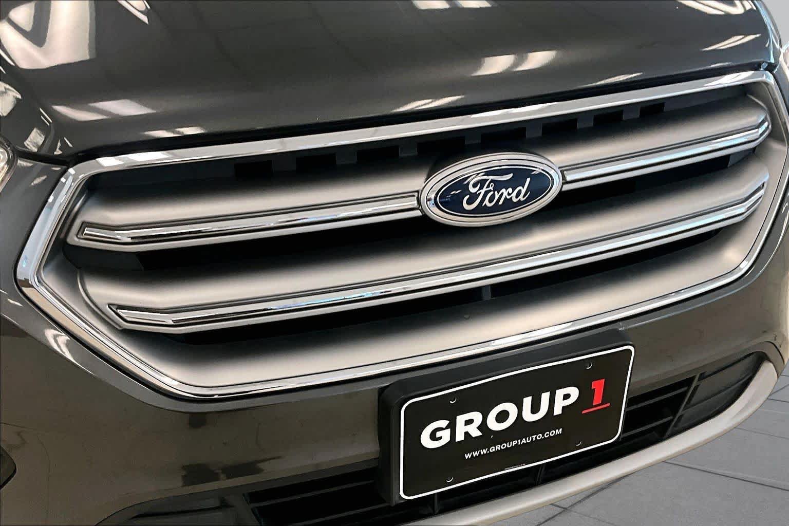 Used 2017 Ford Escape SE FWD image 28