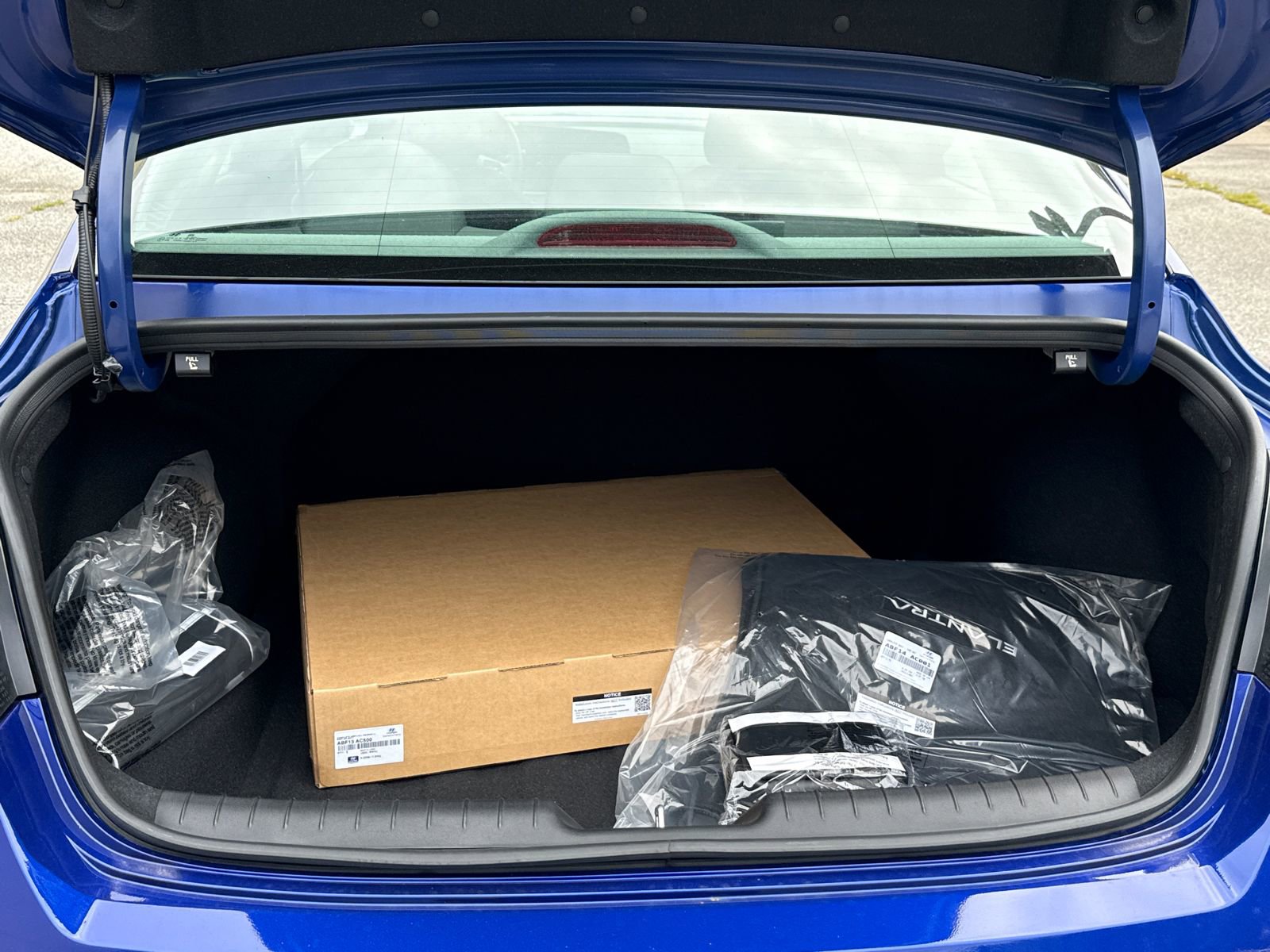 Certified 2025 Hyundai Elantra Sport image 18