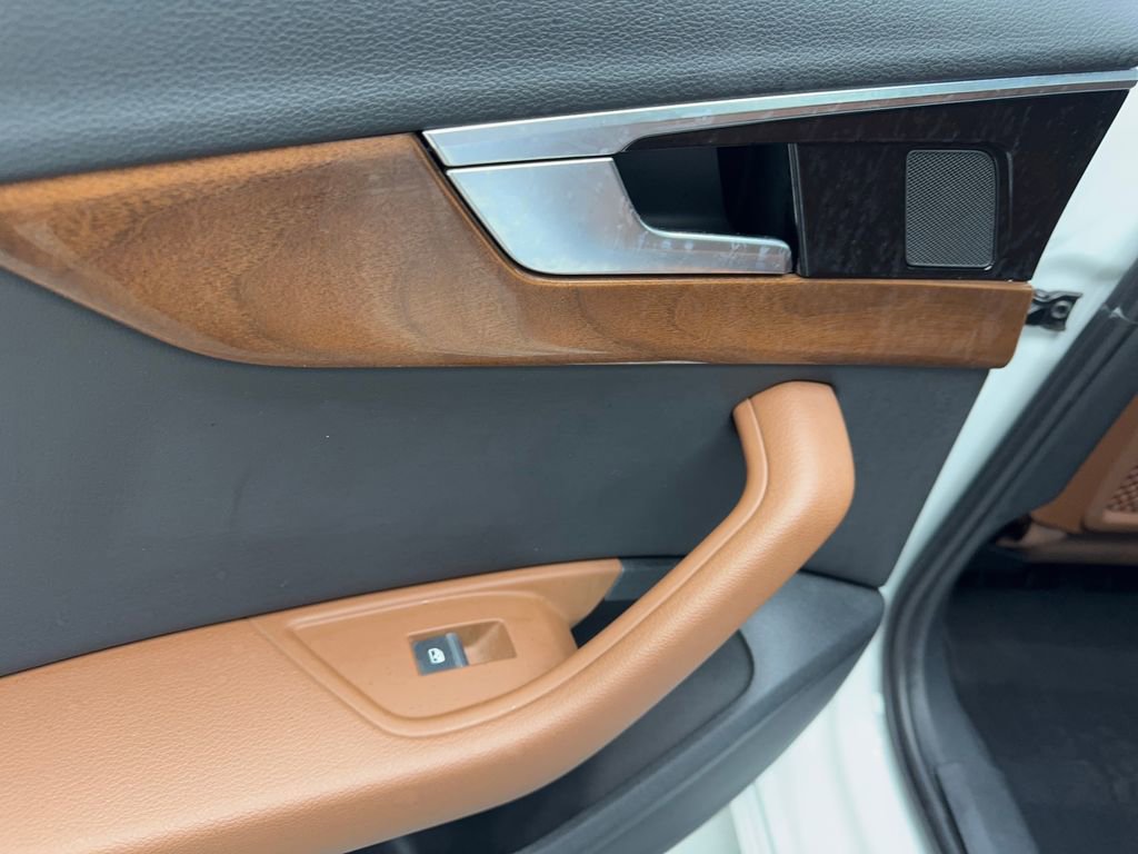 Used 2023 Audi A4 2.0T Premium w/ Convenience Package image 39