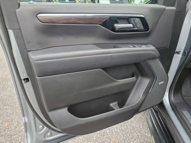 Certified 2025 Chevrolet Suburban Premier AWD/4WD image 26