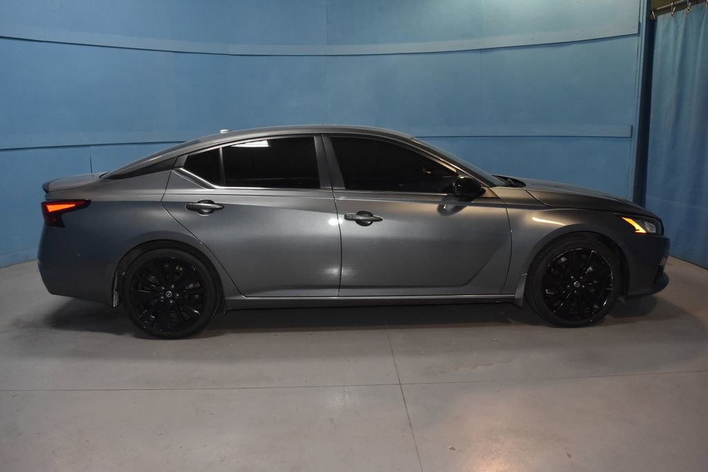 Certified 2022 Nissan Altima 2.5 SR w/ Midnight Edition Package image 19