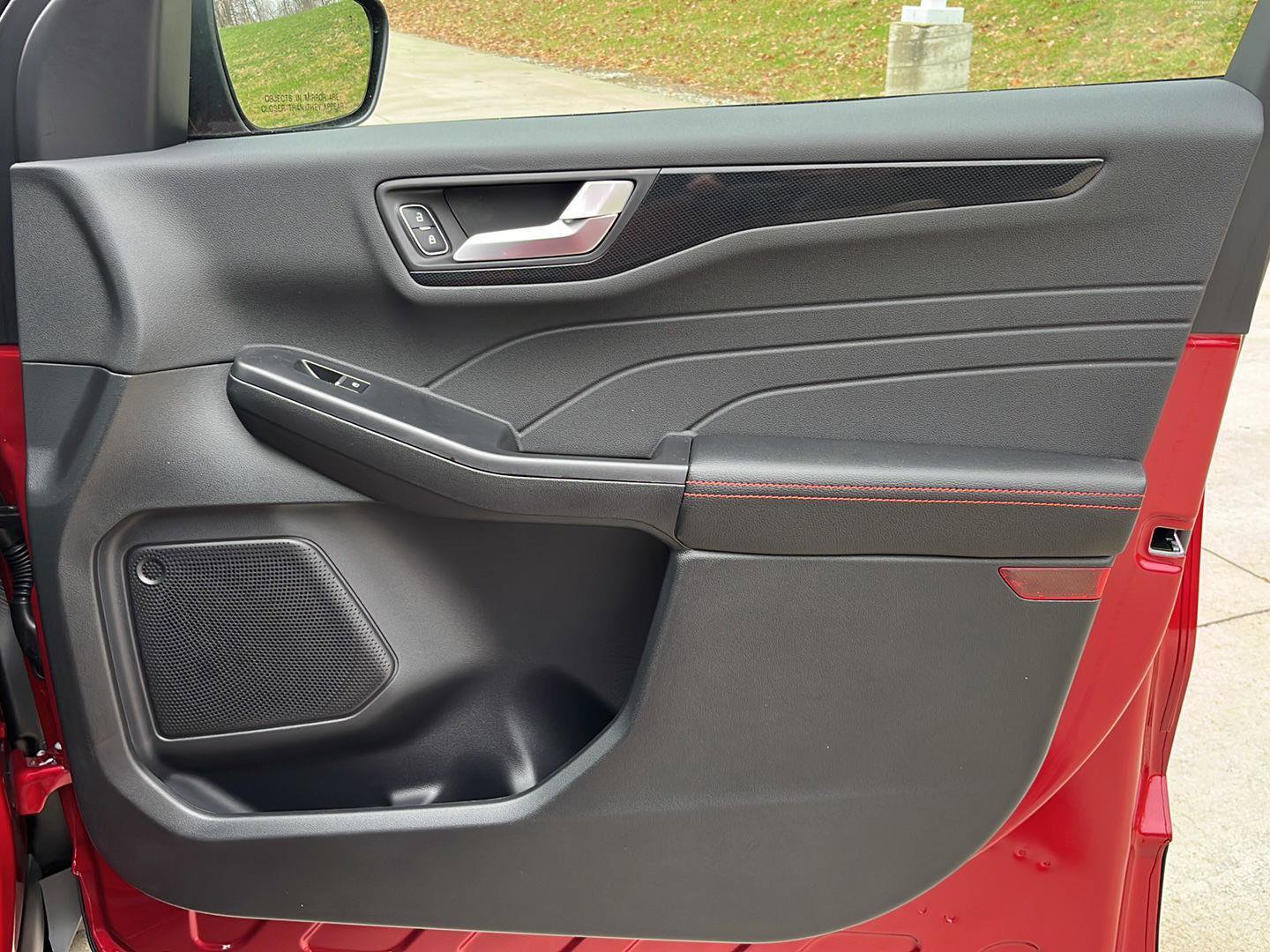 New 2026 Ford Escape ST-Line Select w/ Class II Trailer Tow Package AWD/4WD image 28