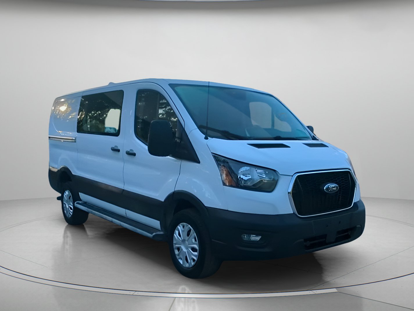 Certified 2025 Ford Transit 250 Low Roof w/ Exterior Upgrade Package RWD image 2