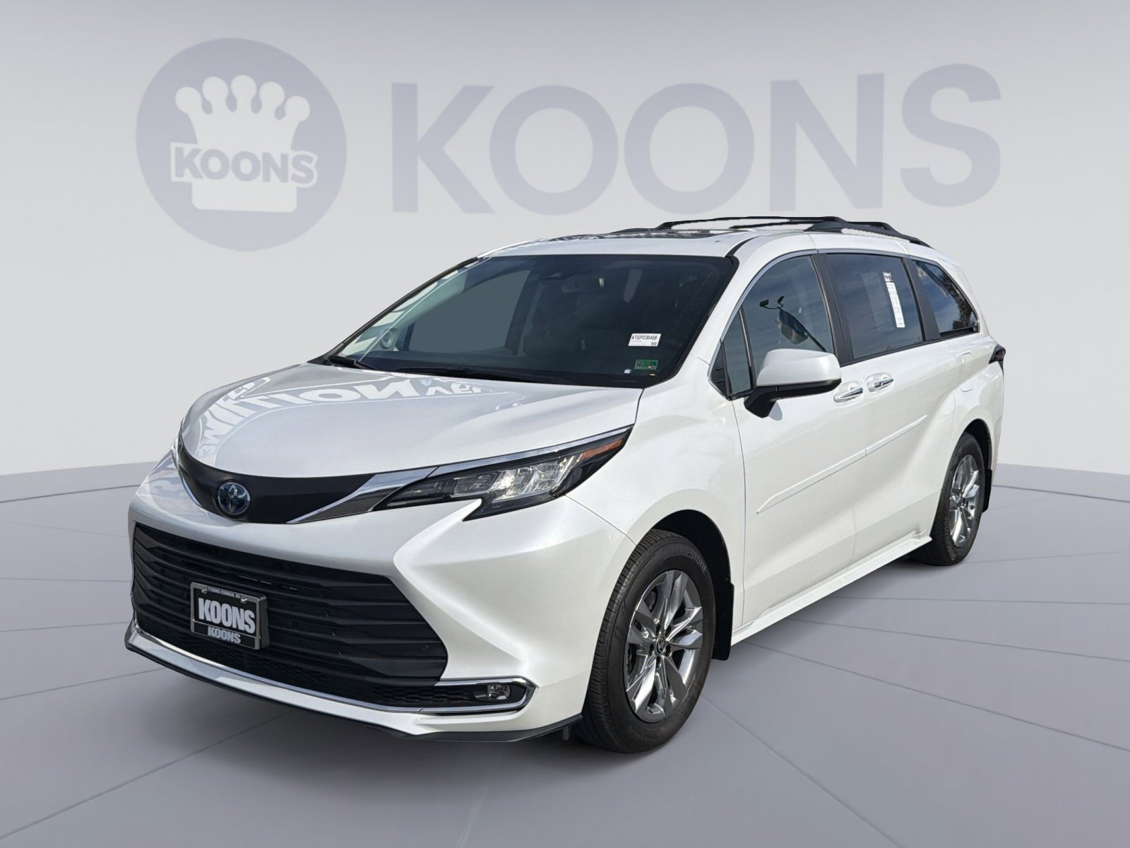 Used 2023 Toyota Sienna XLE