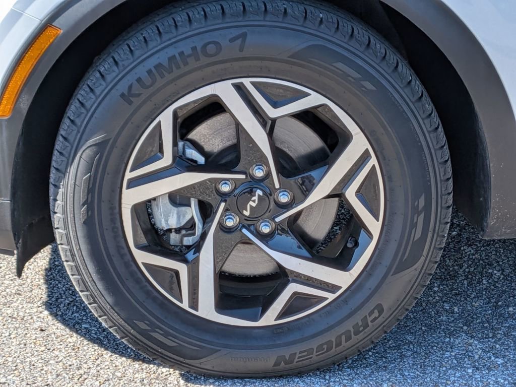 Used 2023 Kia Sportage LX image 12