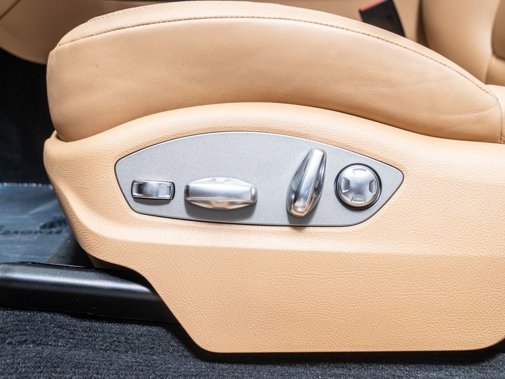 Used 2025 Porsche Macan image 26