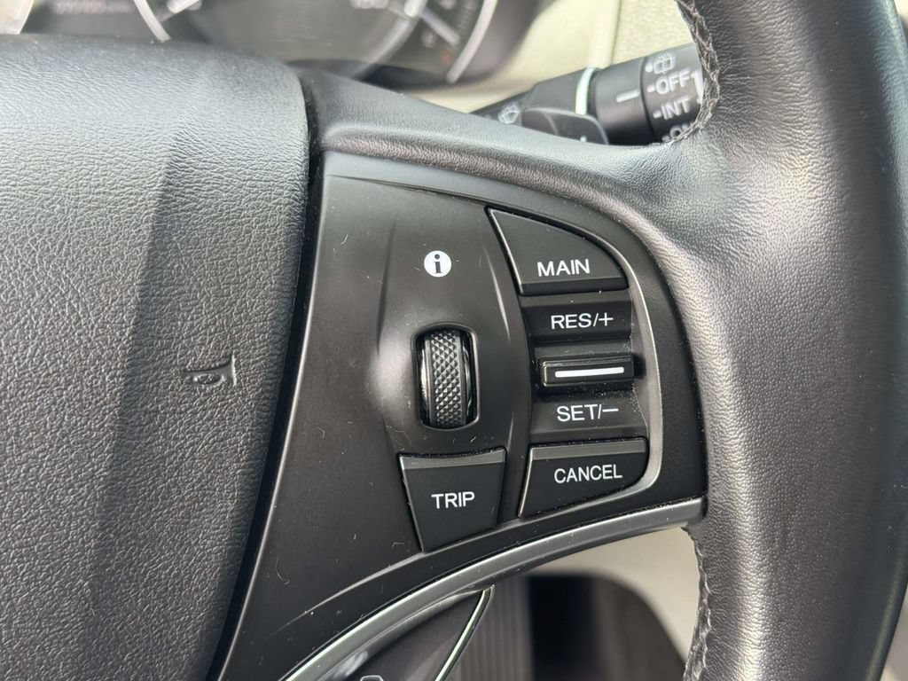 Used 2017 Acura MDX SH-AWD image 24