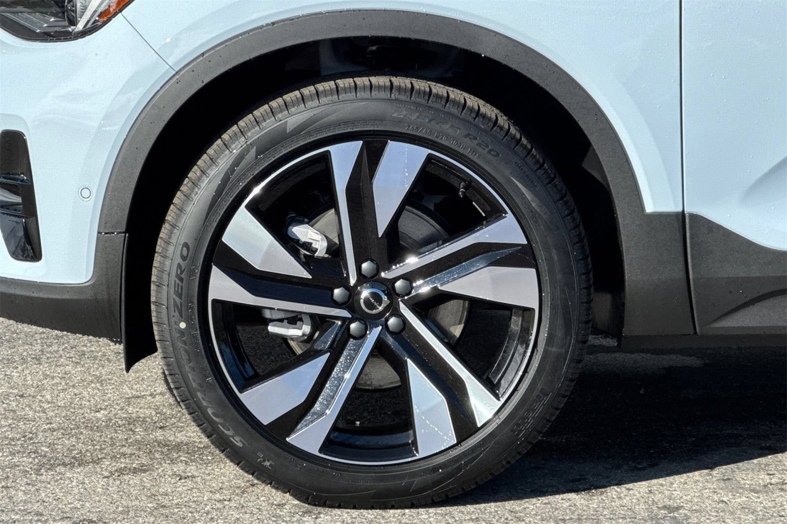 New 2026 Volvo XC40 B5 Ultra w/ Climate Package AWD/4WD image 28