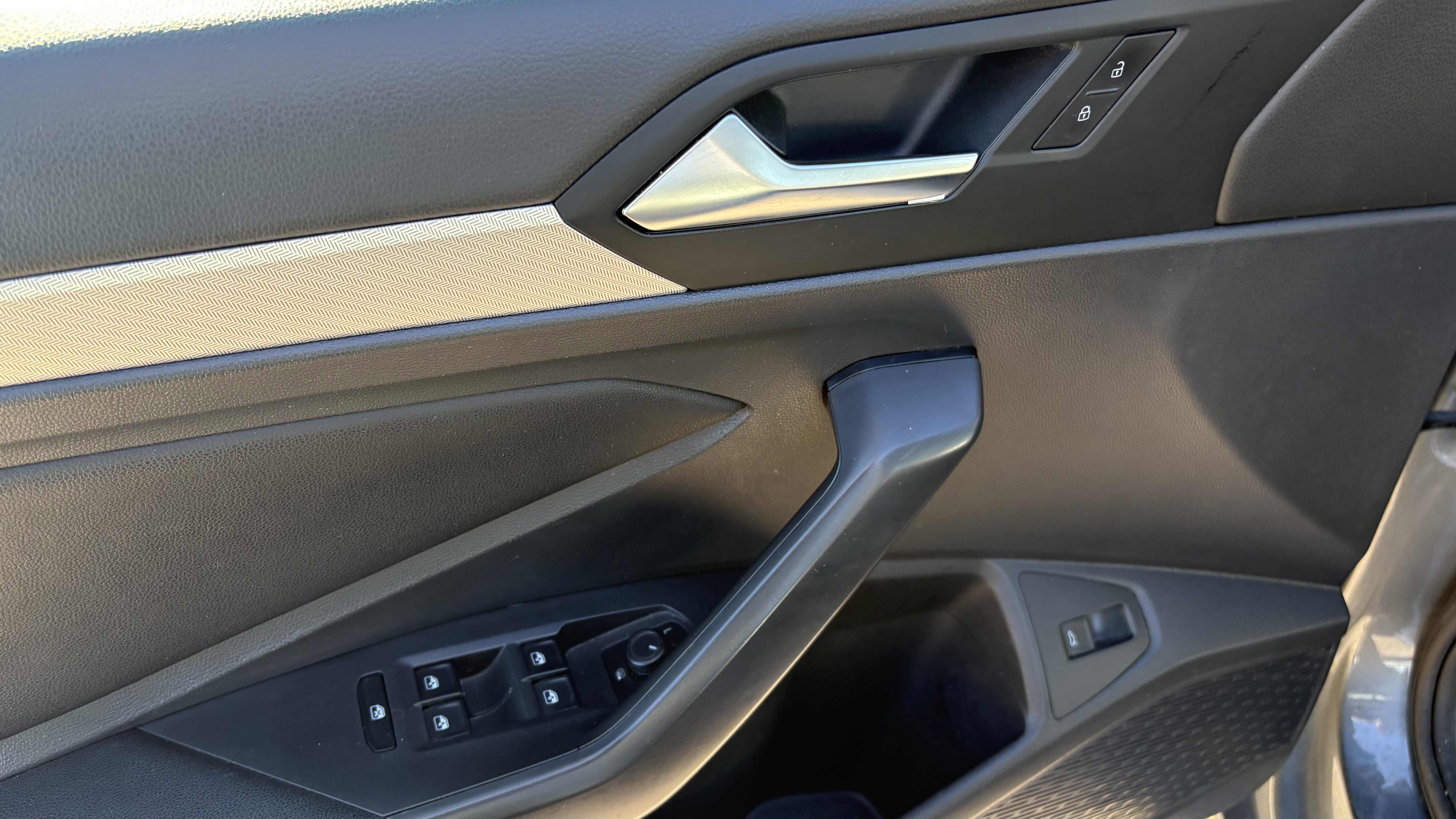 Used 2019 Volkswagen Jetta SE image 17