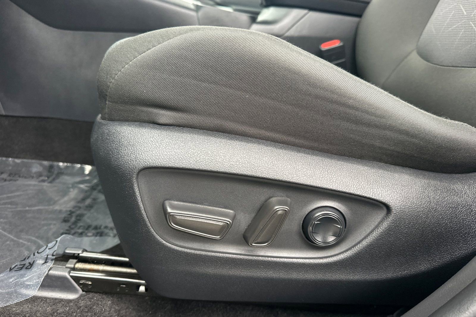 Used 2025 Toyota RAV4 XLE FWD image 13