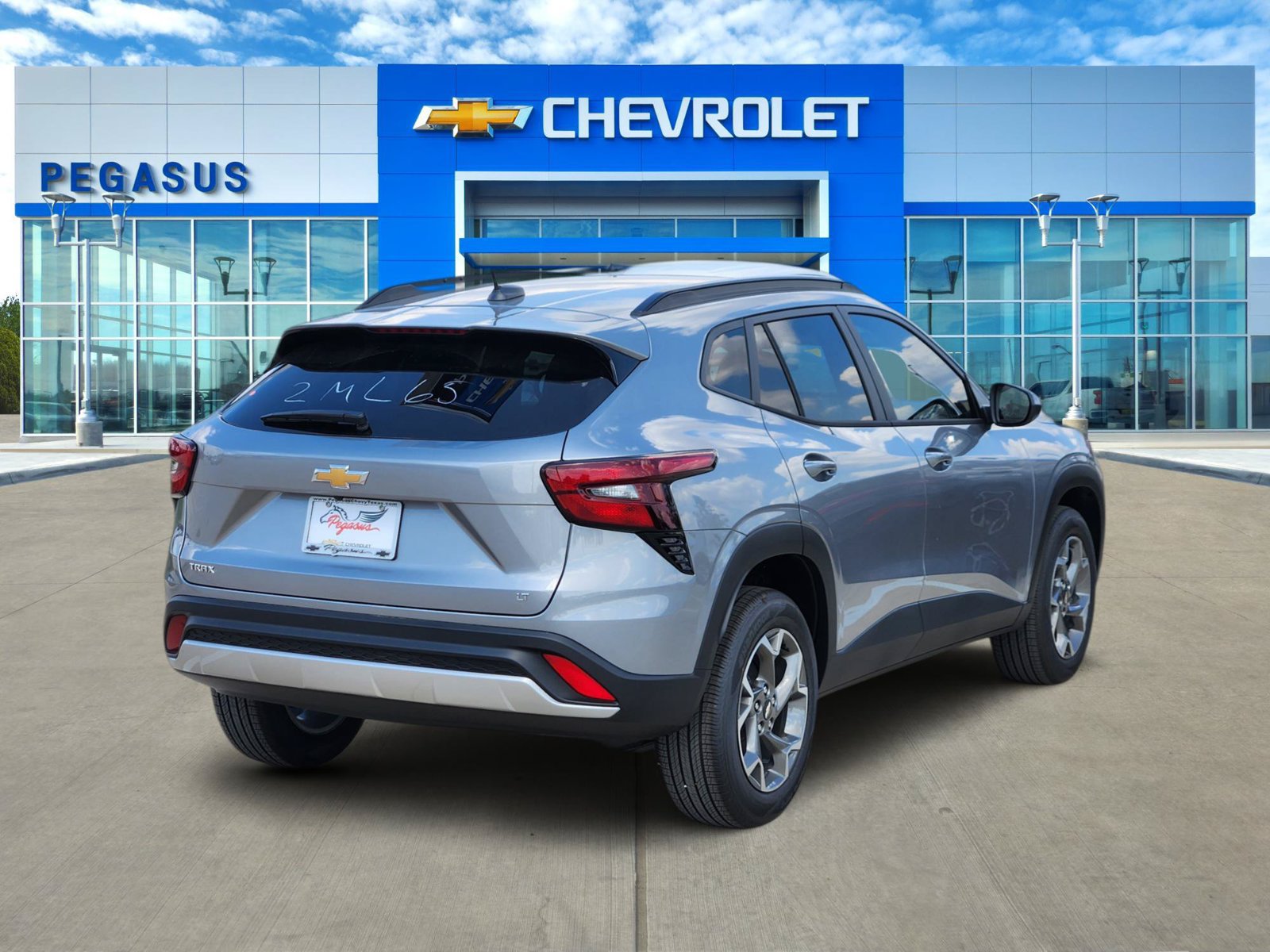New 2026 Chevrolet Trax LT w/ LT Convenience Package FWD image 5