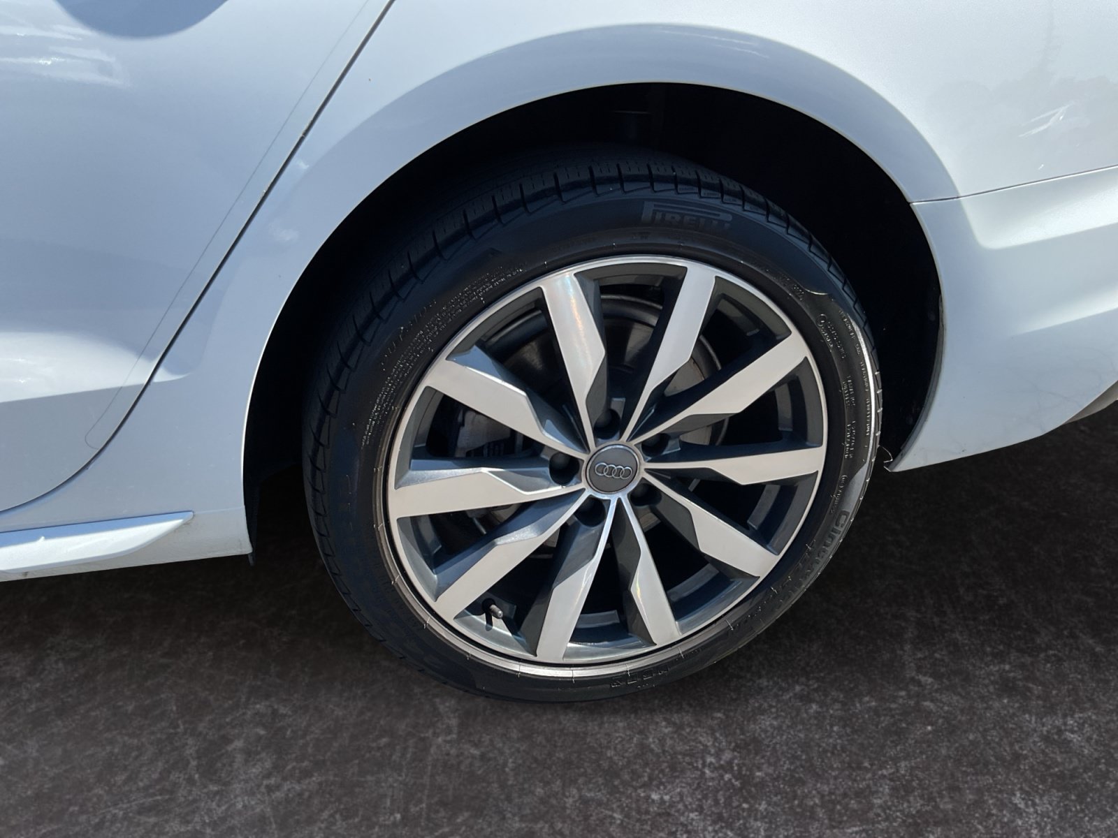 Used 2020 Audi A4 2.0T Premium Plus w/ Premium Plus Package FWD image 9