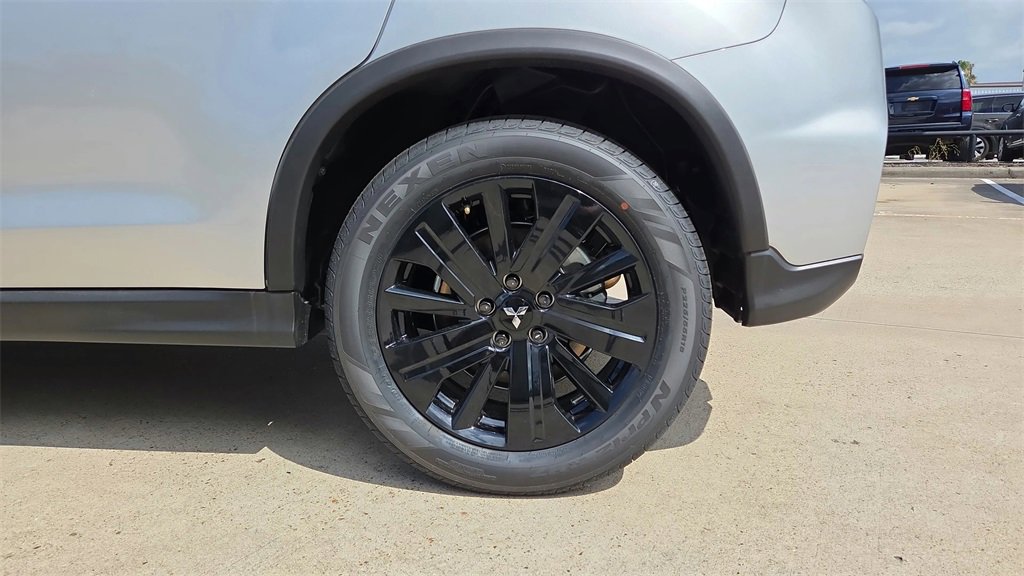 Used 2025 Mitsubishi Outlander Sport LE image 9