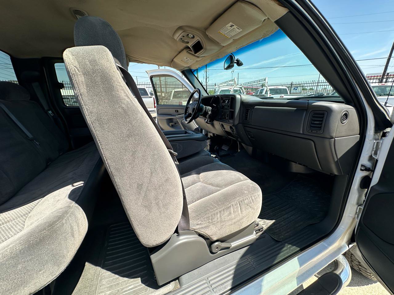 Used 2007 Chevrolet Silverado 1500 LT w/ Extended Cab Value Package AWD/4WD image 65