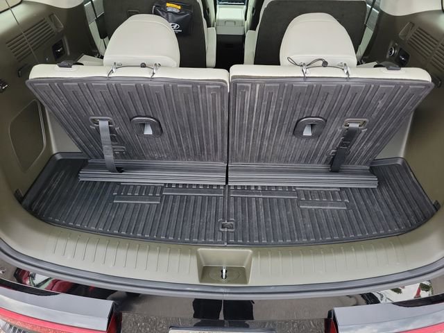 Used 2025 Hyundai Santa Fe Calligraphy AWD/4WD image 6