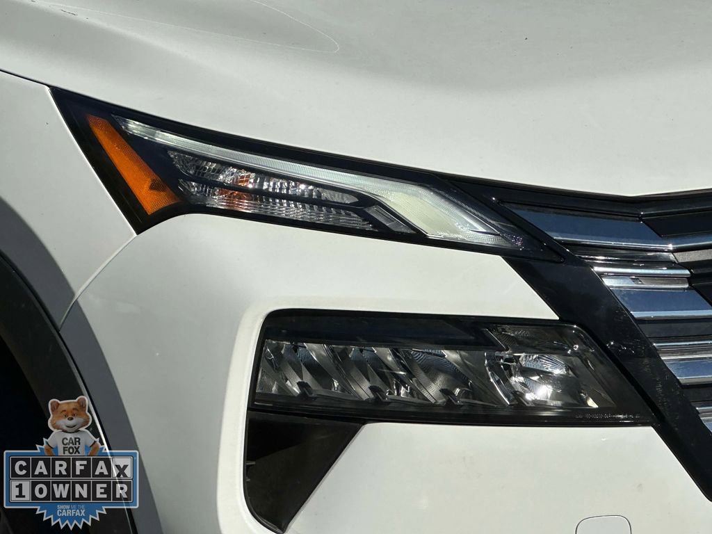 Used 2025 Nissan Rogue S AWD/4WD image 11
