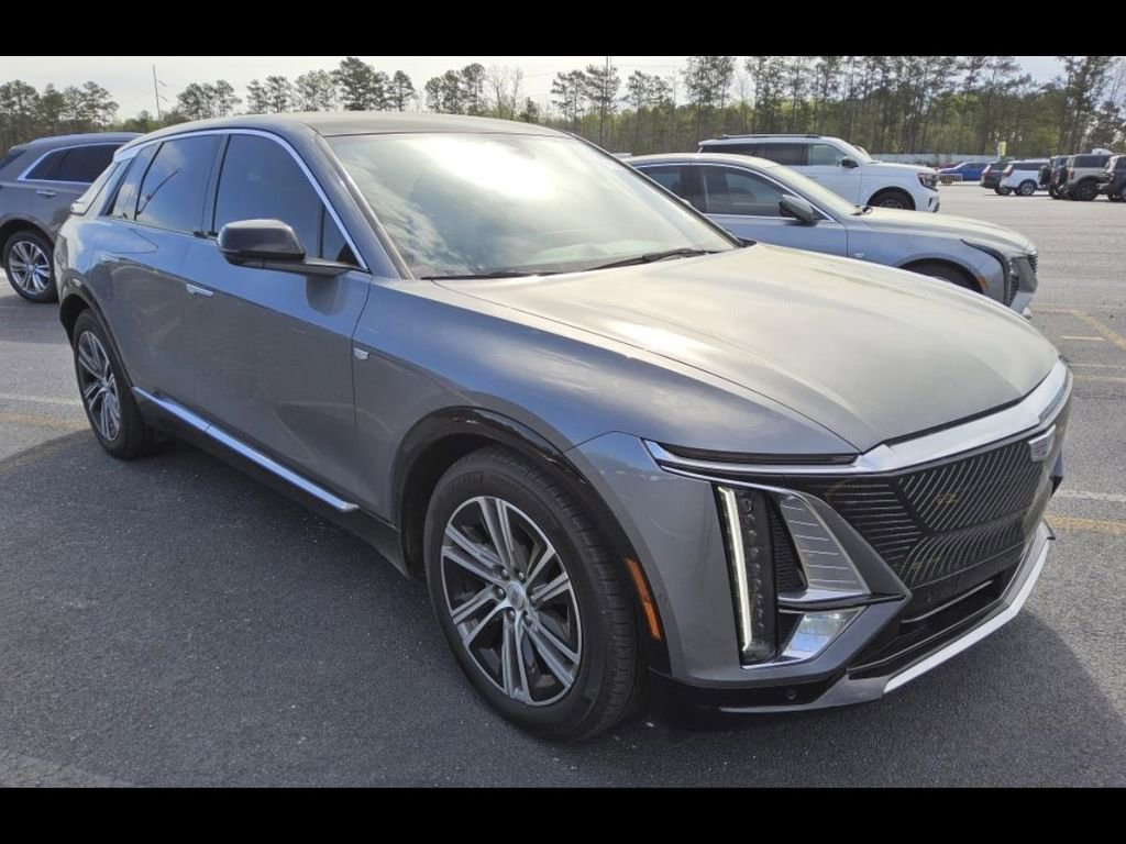 Used 2023 Cadillac Lyriq 2WD image 2