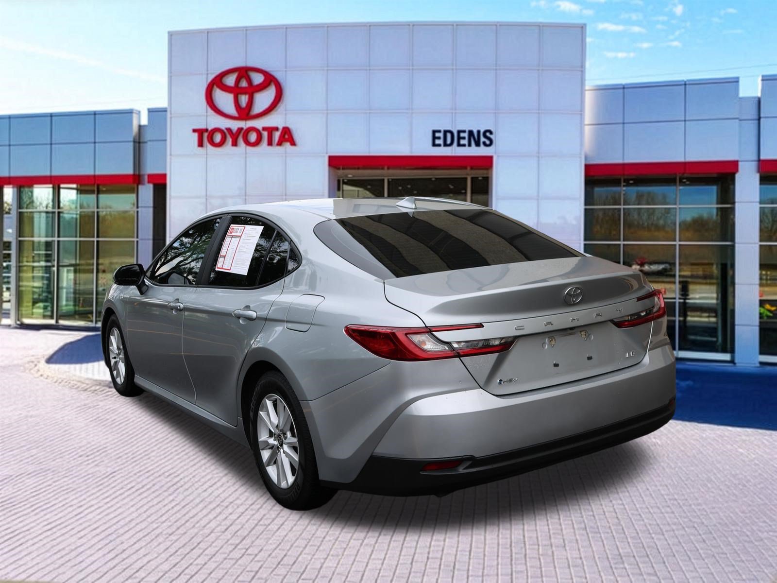 Used 2025 Toyota Camry LE FWD image 7