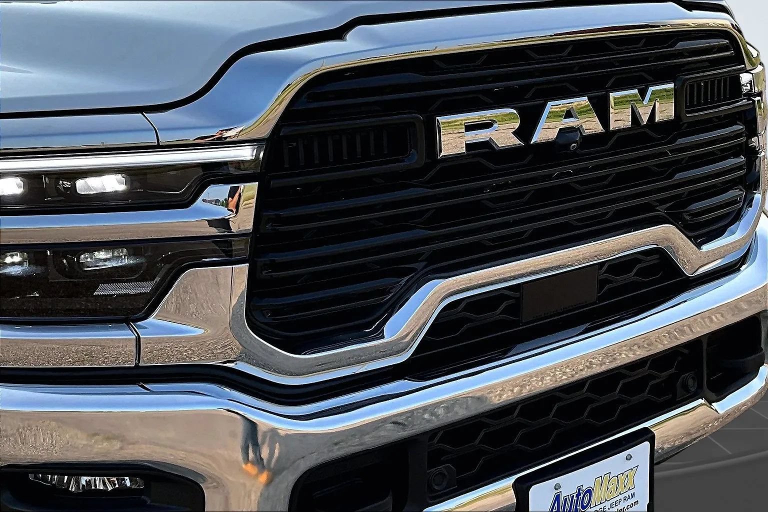 Used 2025 RAM 2500 Laramie w/ Towing Technology Group AWD/4WD image 32