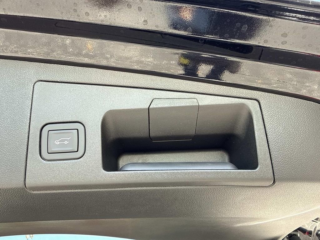 New 2026 Cadillac XT5 Premium Luxury w/ LPO, Bronce Accent Package image 12