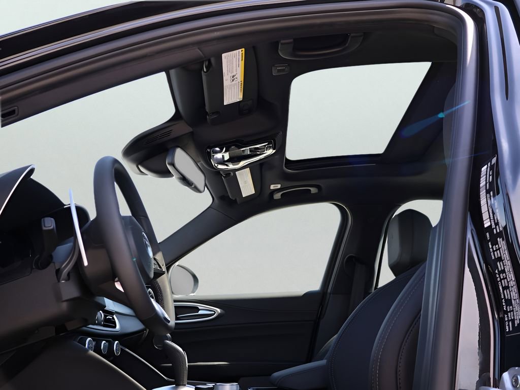 New 2026 Alfa Romeo Giulia AWD image 40