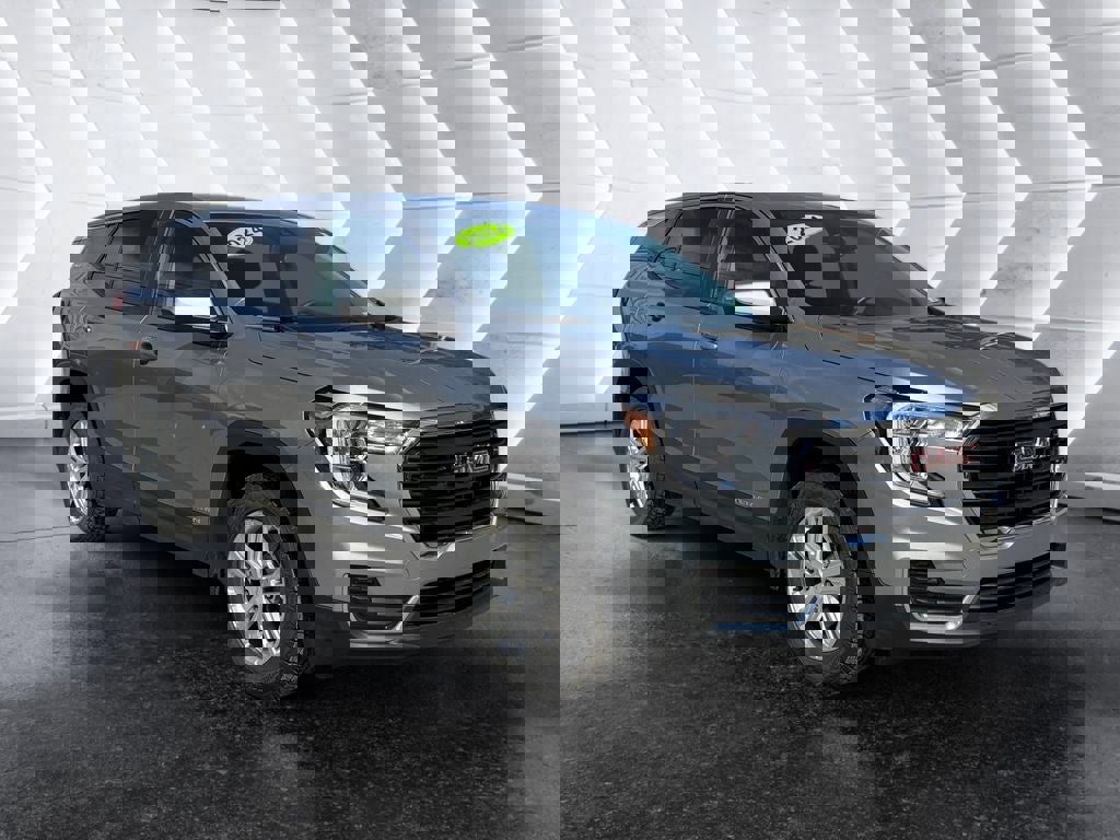 Used 2024 GMC Terrain SLE image 8