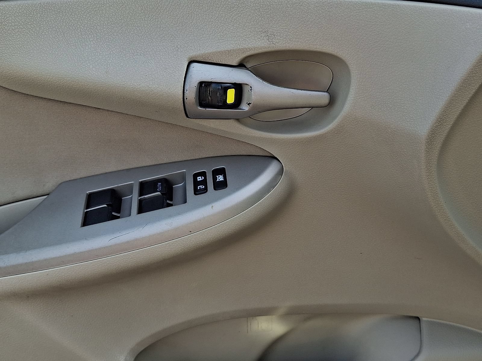 Used 2011 Toyota Corolla LE FWD image 14