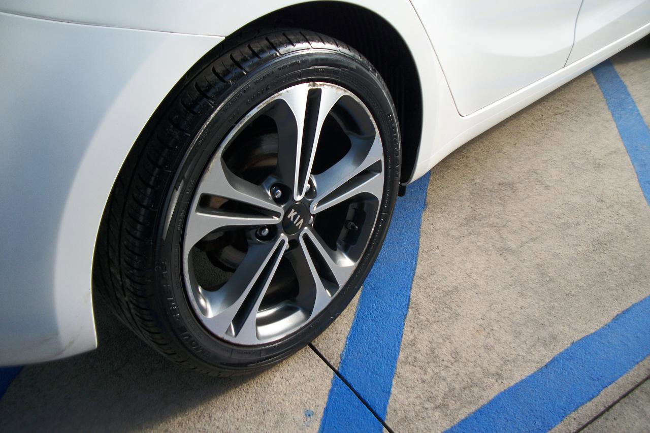 Used 2016 Kia Forte EX image 15