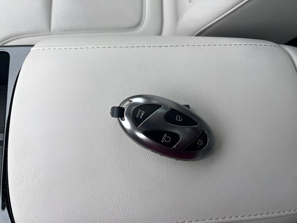 Used 2025 Hyundai Tucson Limited image 33