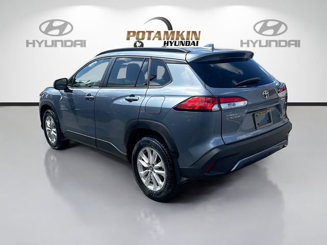 Used 2024 Toyota Corolla Cross LE image 7