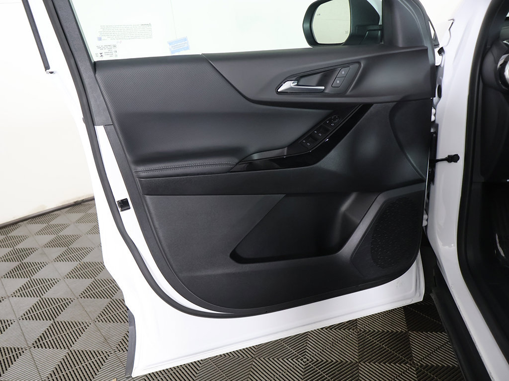 Used 2026 Chevrolet Equinox LT FWD image 22