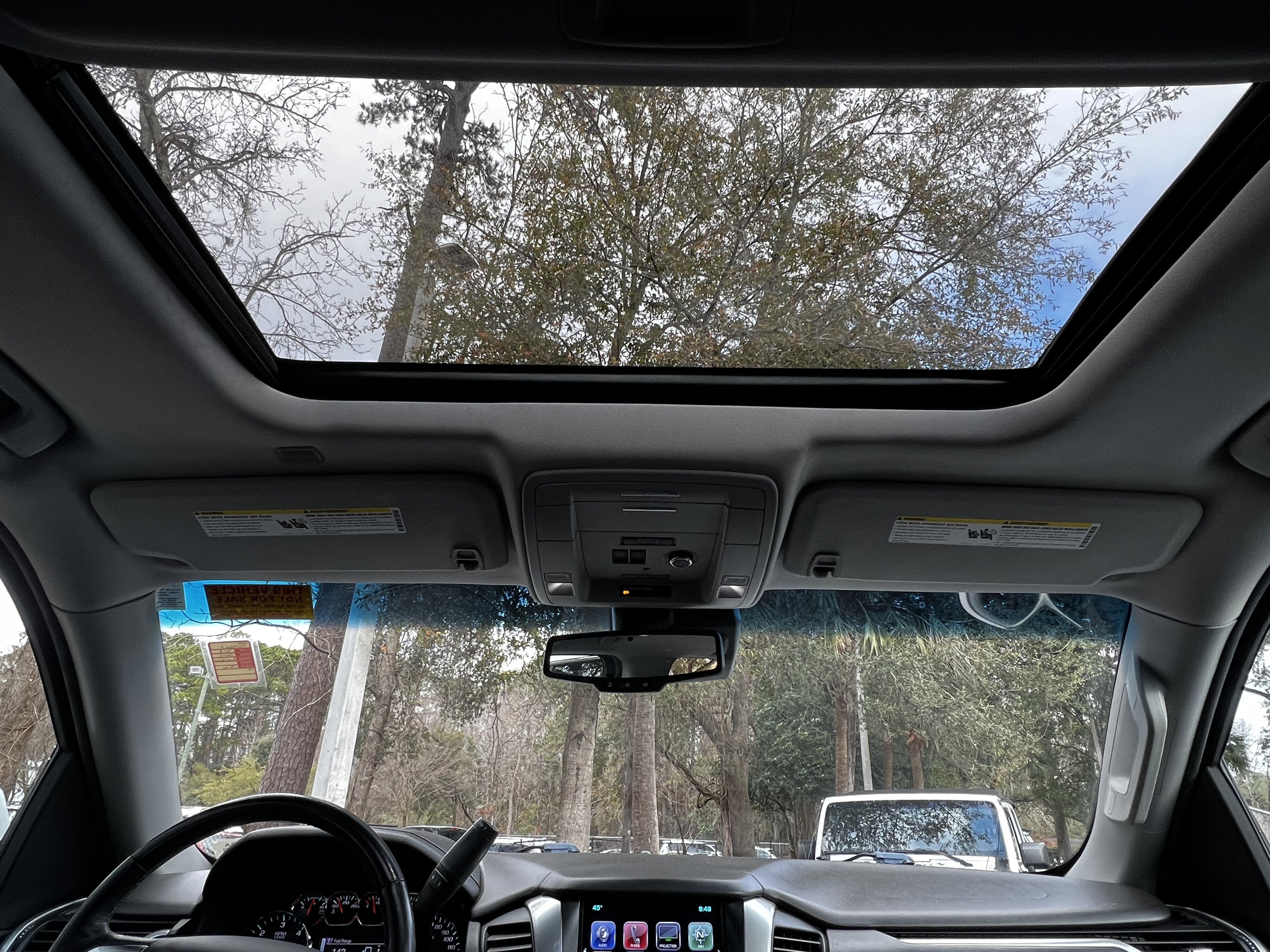 Used 2018 Chevrolet Suburban LT image 39