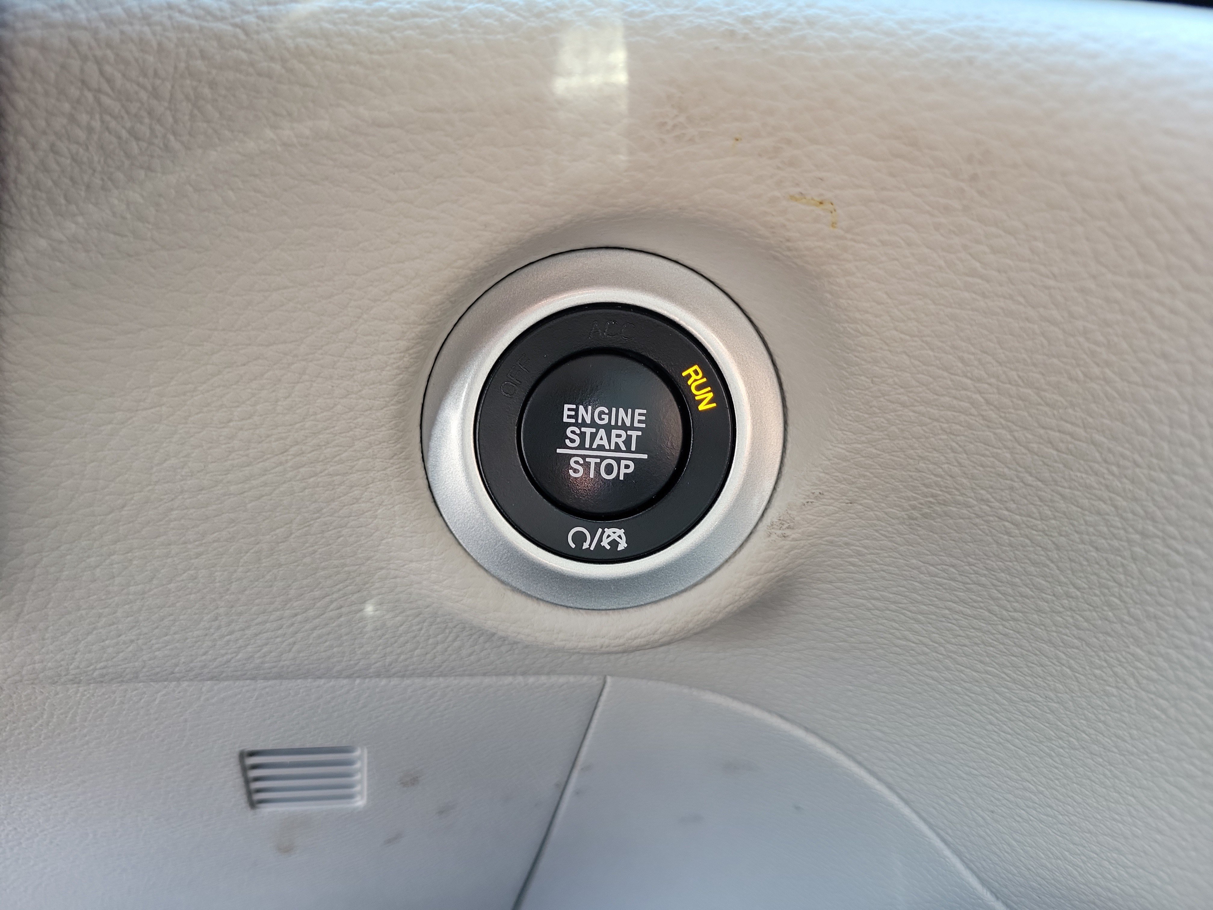 Used 2023 Chrysler Pacifica Limited FWD image 31