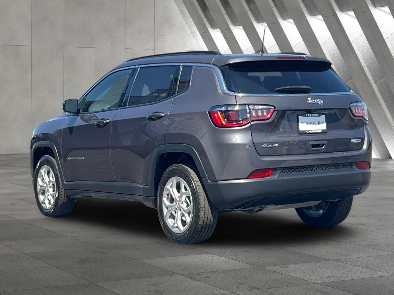 Used 2024 Jeep Compass Latitude AWD/4WD image 6