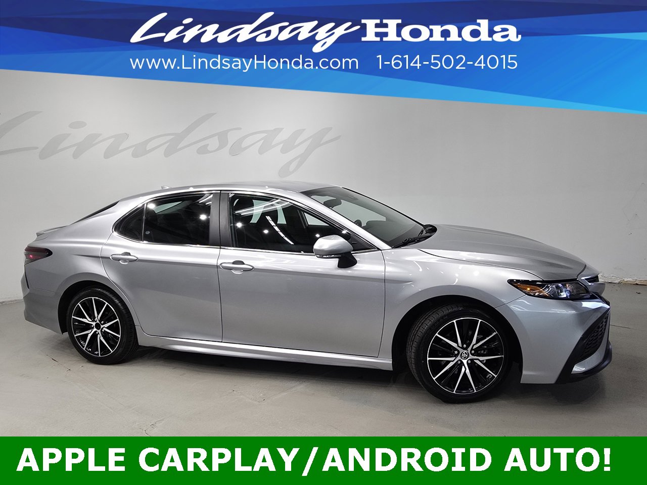 Used 2024 Toyota Camry SE image 3