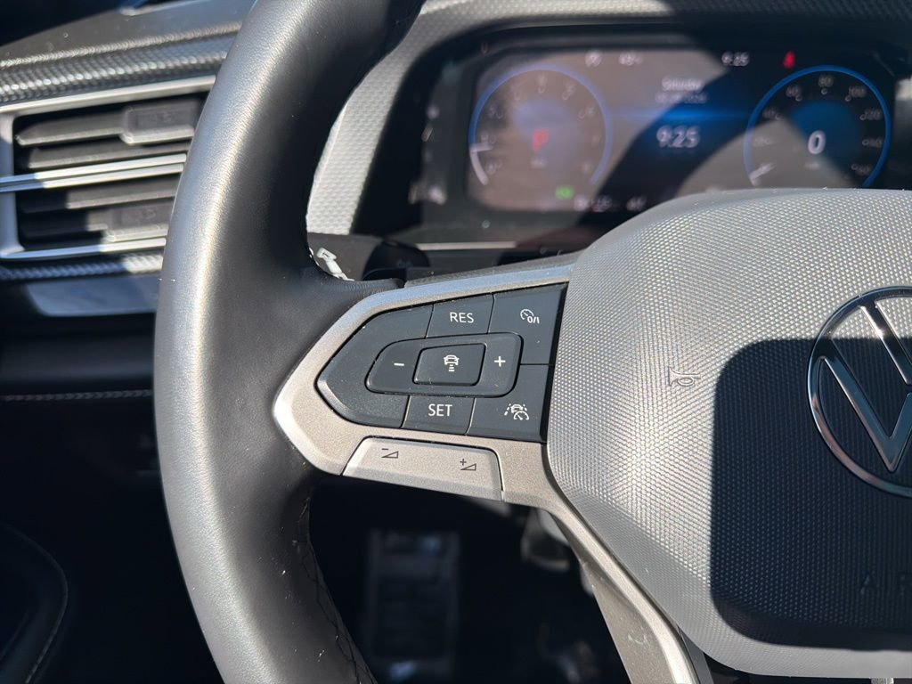 Used 2025 Volkswagen Atlas Cross Sport SEL R-Line image 20