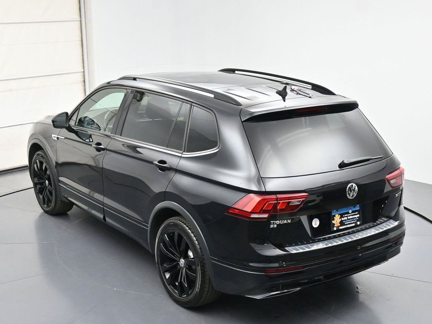 Used 2020 Volkswagen Tiguan SE R-Line AWD/4WD image 32