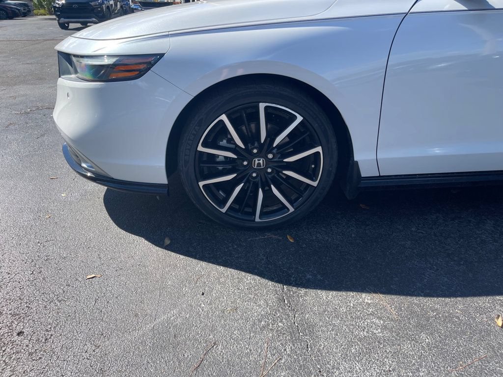Used 2023 Honda Accord Touring image 9