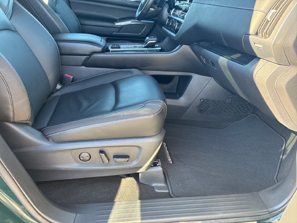 Used 2023 Nissan Pathfinder SL w/ Lighting Package (N92) AWD/4WD image 30