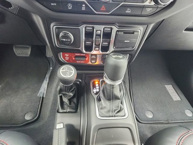 New 2026 Jeep Wrangler Unlimited Rubicon w/ Technology Group image 24