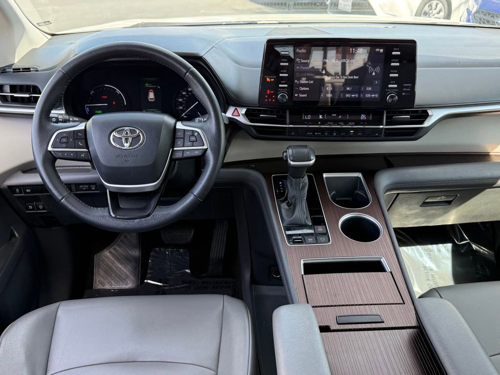 Certified 2022 Toyota Sienna XLE image 31