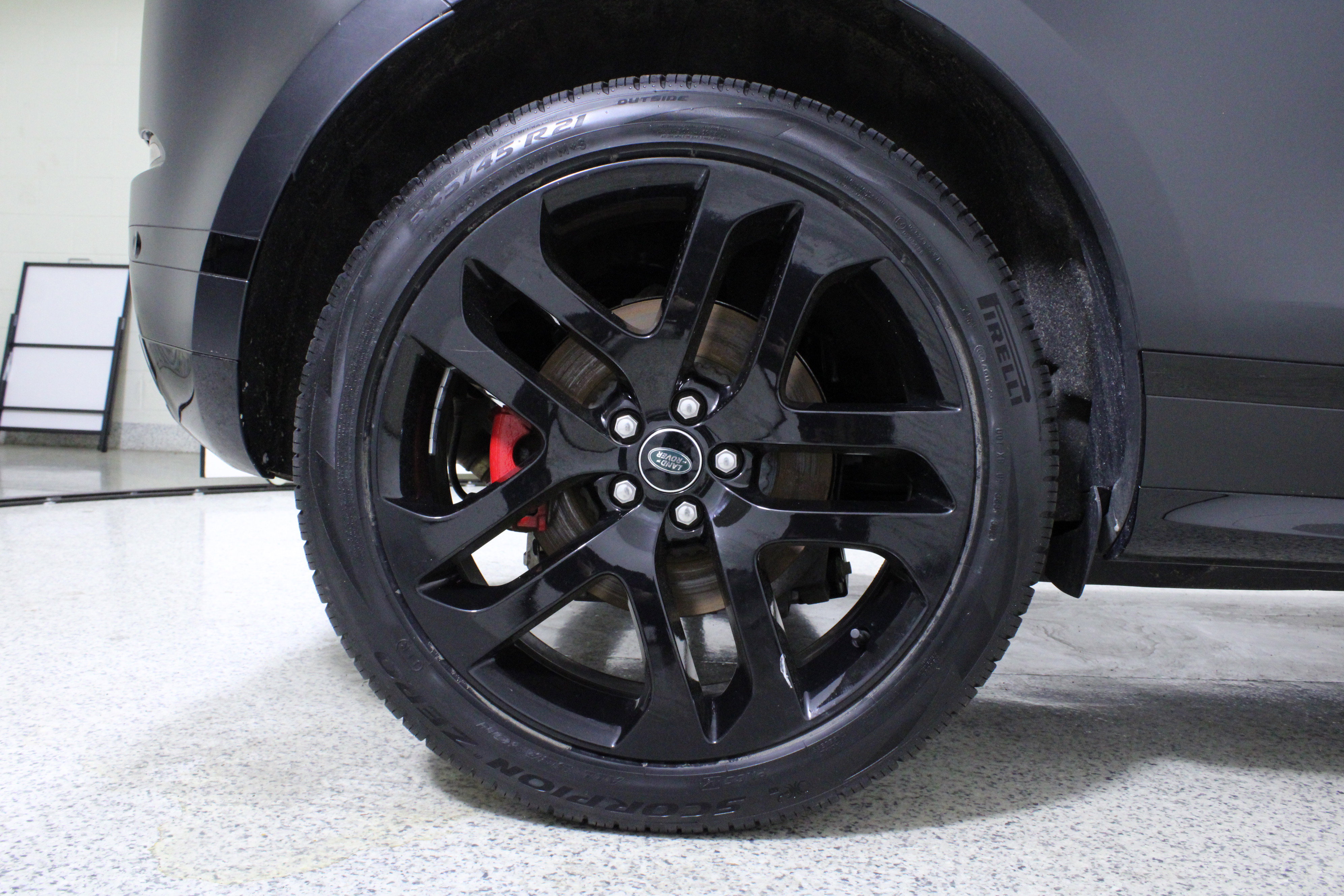 Used 2023 Land Rover Range Rover Evoque R-Dynamic SE image 8