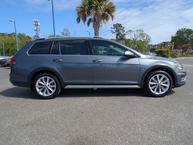 Used 2017 Volkswagen Golf Alltrack SE image 3