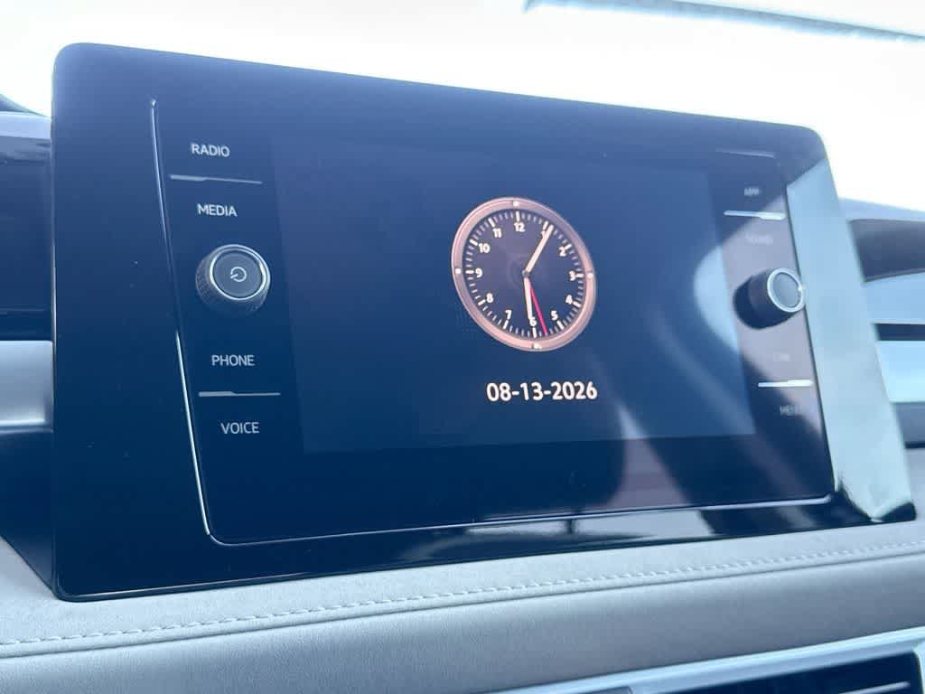 New 2026 Volkswagen Taos SE FWD image 17