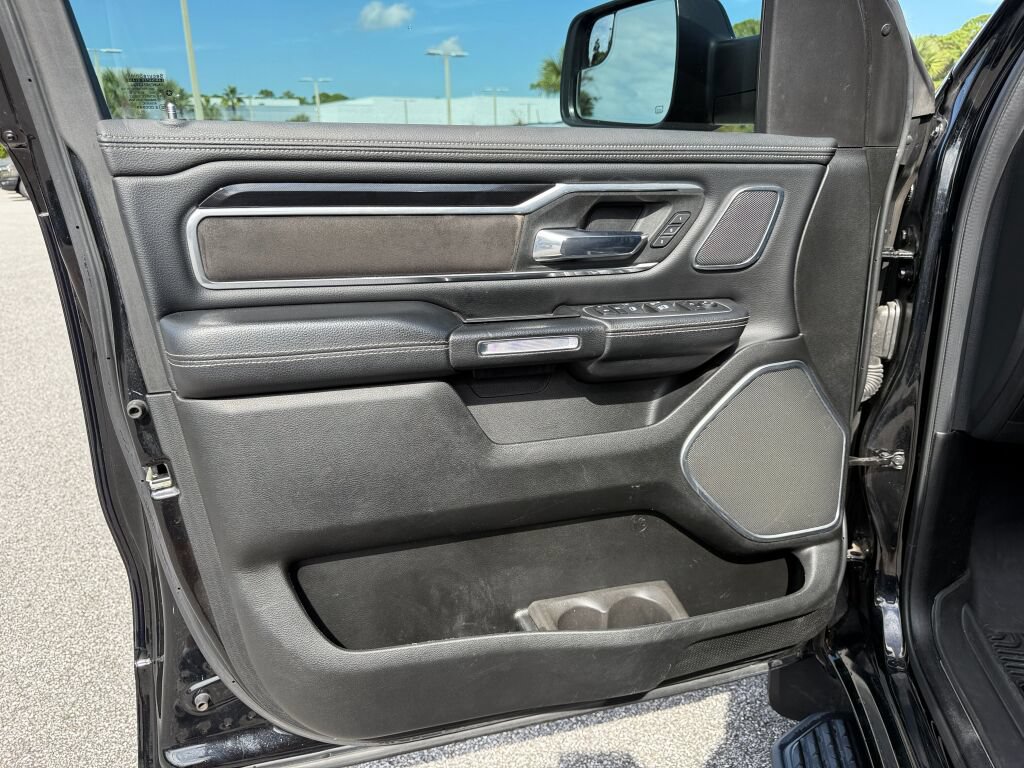 Used 2022 RAM 1500 Laramie AWD/4WD image 17